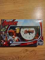 Drewniany budzik dla dziecka Marvel Avengers stojący na baterie Joinco