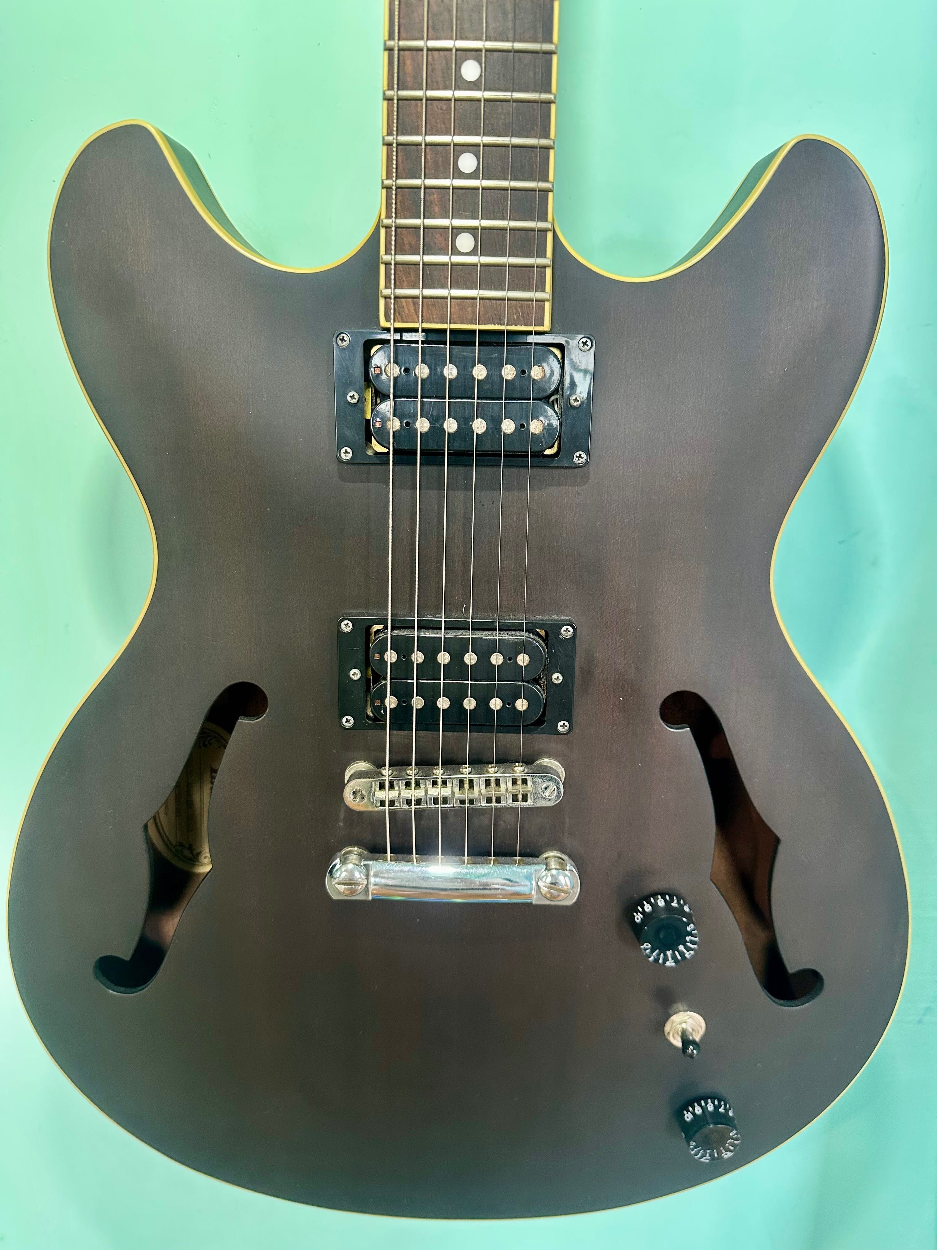 Ibanez AS53 Напівакустика, банка