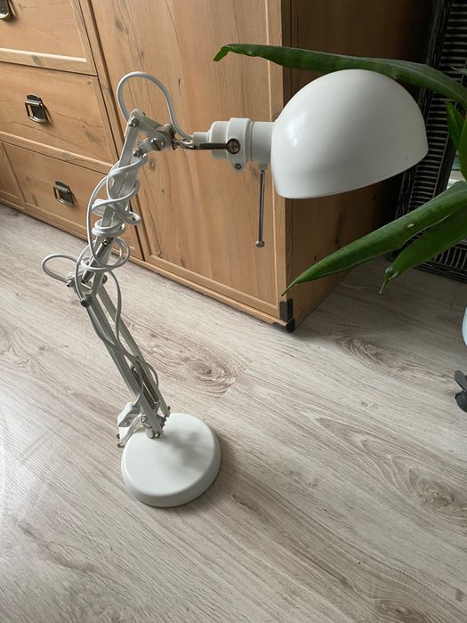 Lampka na biurko z Ikea Forsa