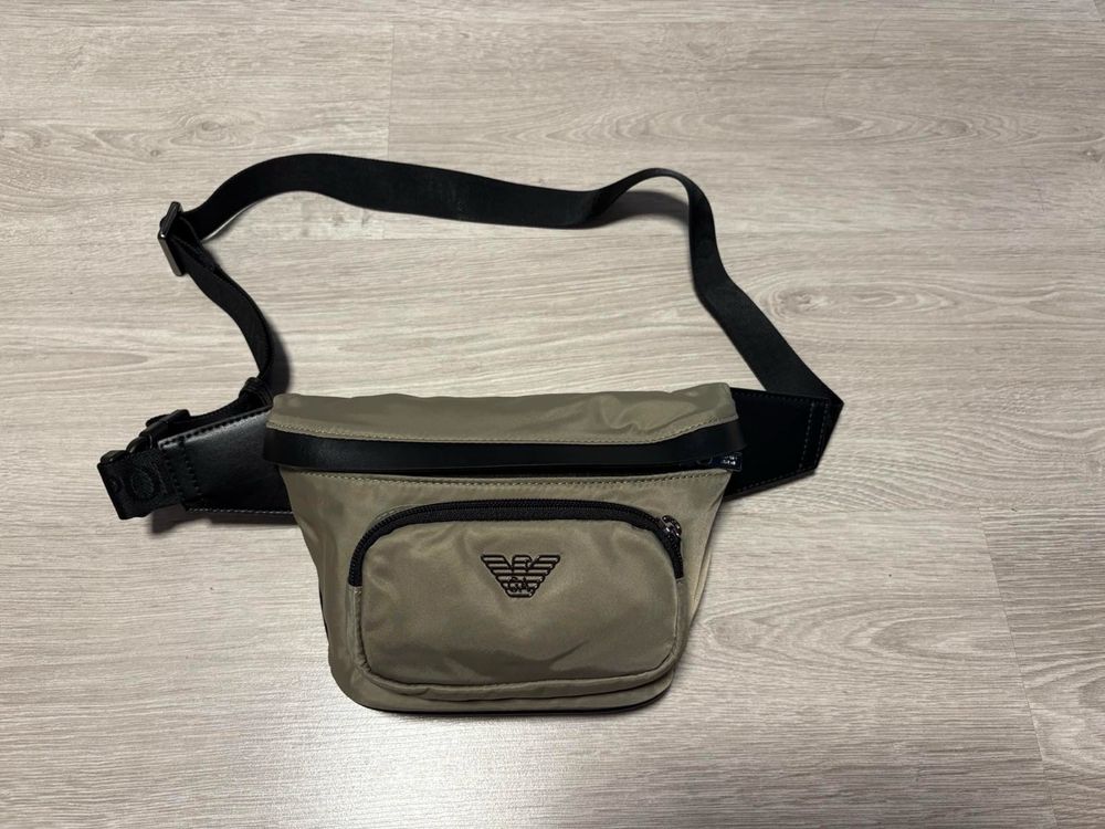 Продам сумку-бананку Emporio Armani
