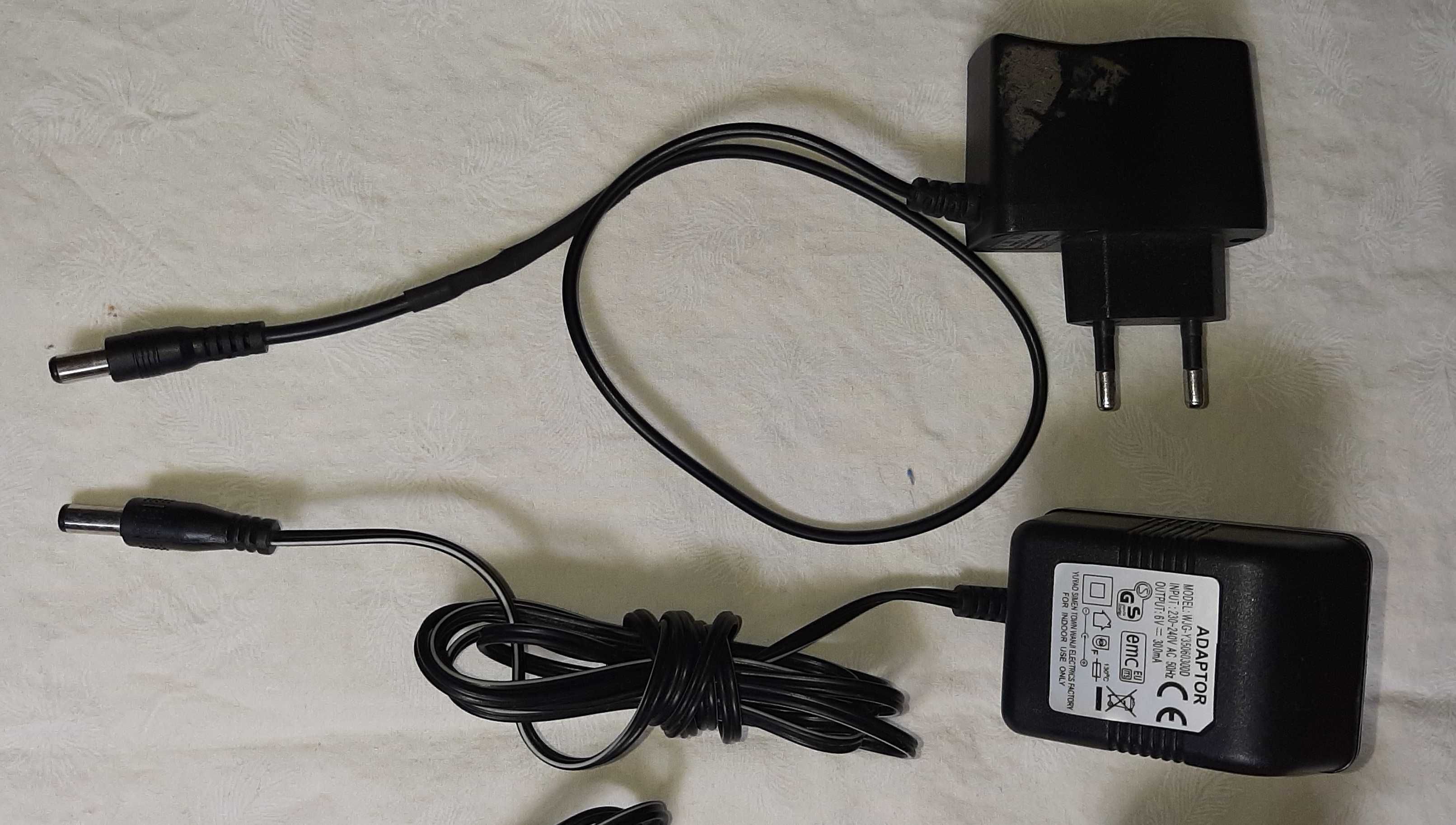 Продам зарядку, блок питания, ADAPTOR.