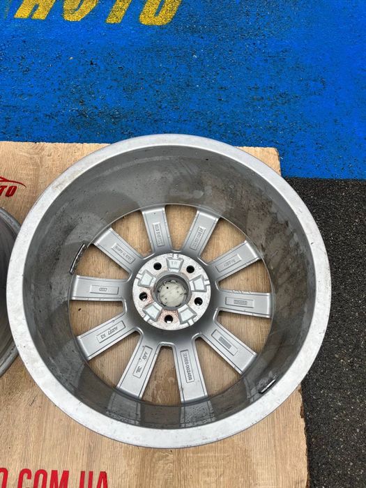 Goauto оригінальні диски Audi 5/112 r18 et39 8j dia66,6 як нові видуби