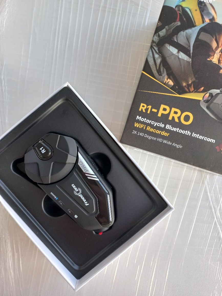 Мотогарнітураfreedconn  T-Com R1 PRO з екшнкамерою, 1000м * нова
