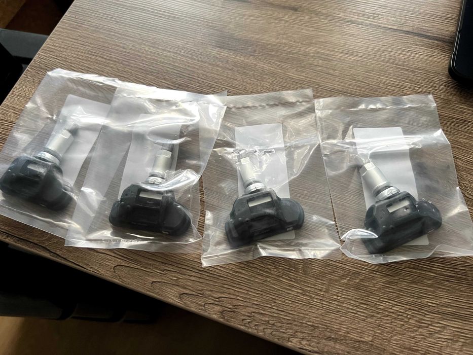 Czujniki ciśnienia opon powietrza Mercedes-Benz^ Oryginał TPMS MB NOWE