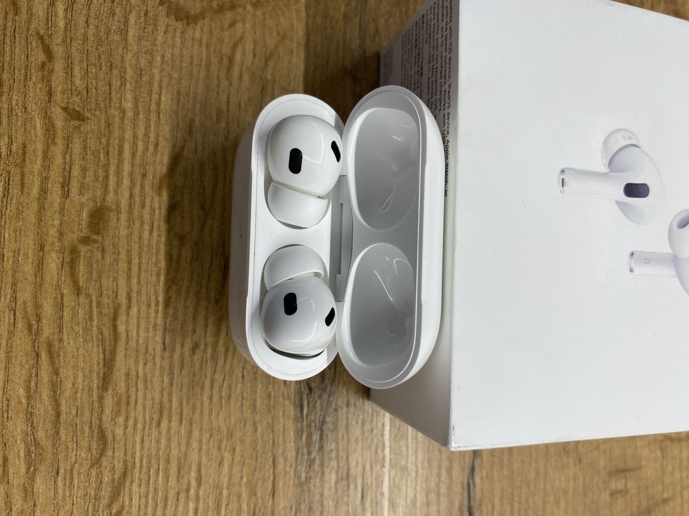 AirPods Pro 2 gen. USB-C MagSafe + etui Spigen | Gwarancja