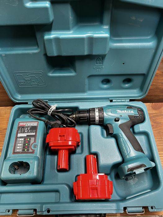 Акумуляторний шуруповерт Makita 8271DWAE