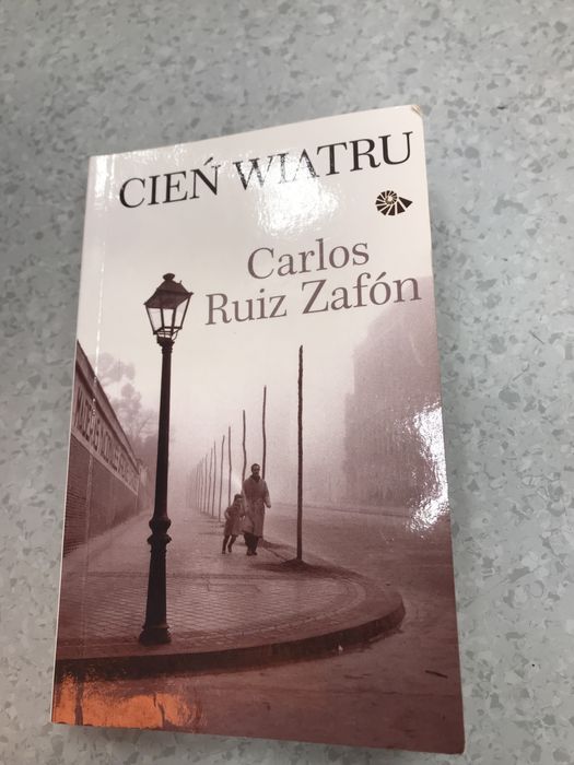 Cień wiatru - Ruiz Zafon Carlos - wydanie kieszonkowe