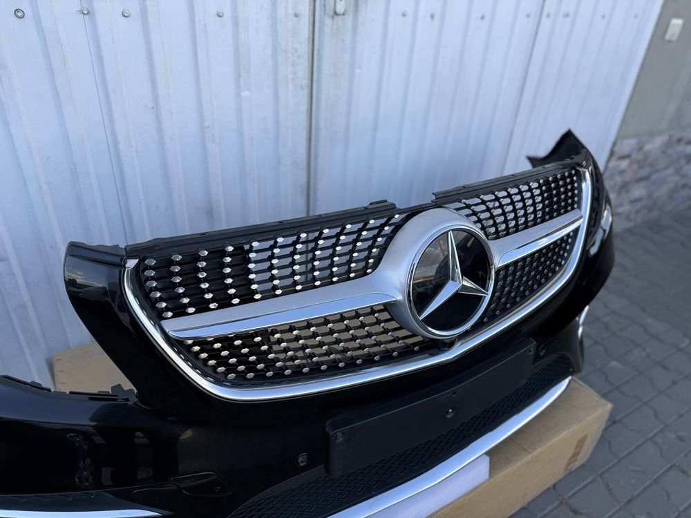 Бампер передній АМГ чорний ідеал решітка діамант AMG V-class Ве-класс