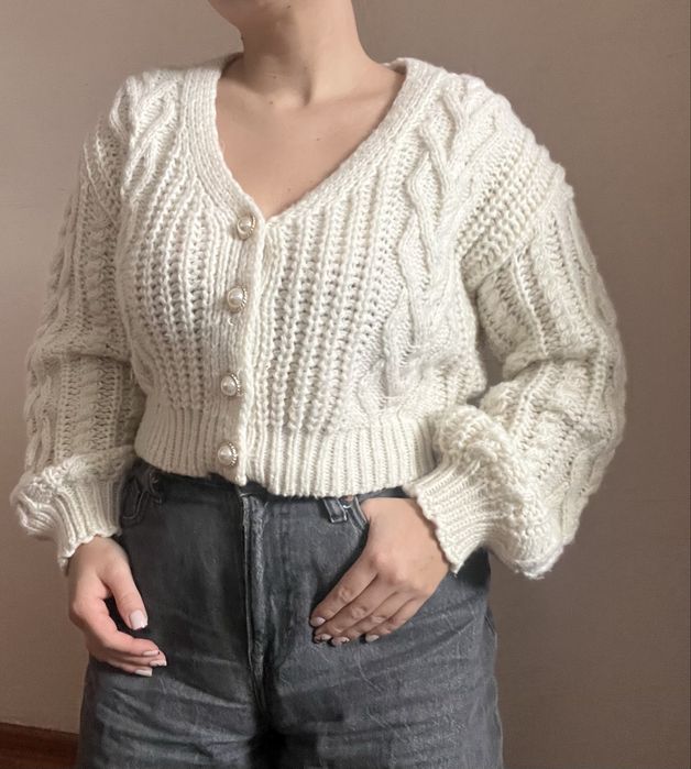 Sweter kardigan kremowy biały na guziki beżowy w serek