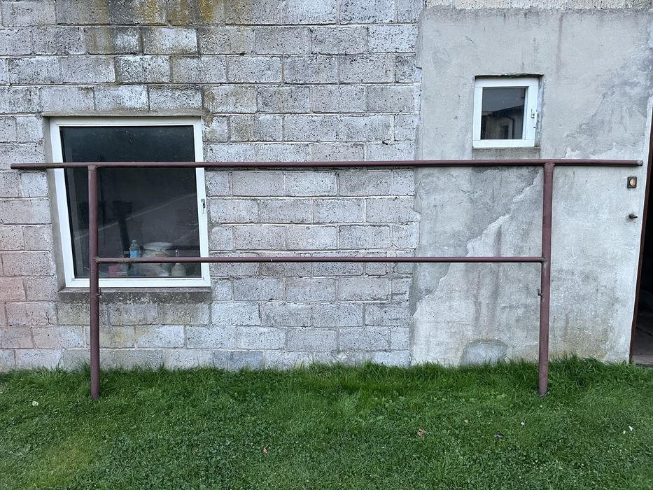 Metalowy rzepak ogrodowy