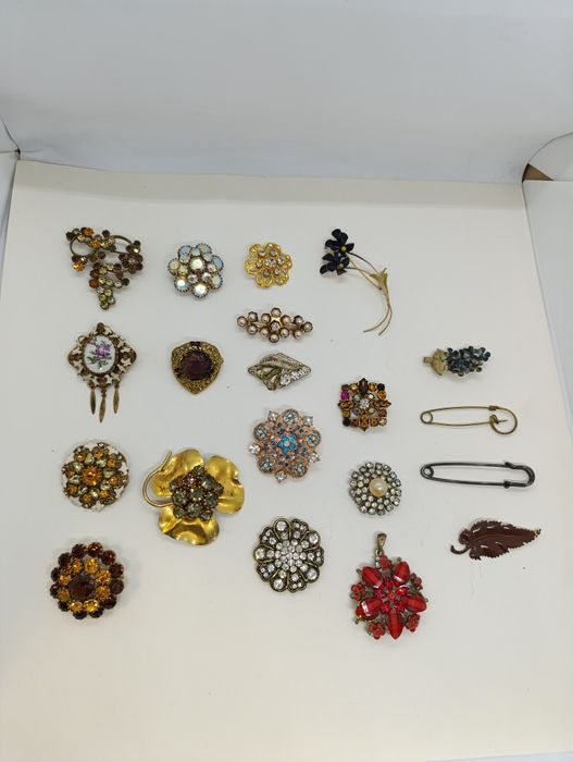 Радянська брошь брошка жіноча прикраса біжутерія СССР чехословацька