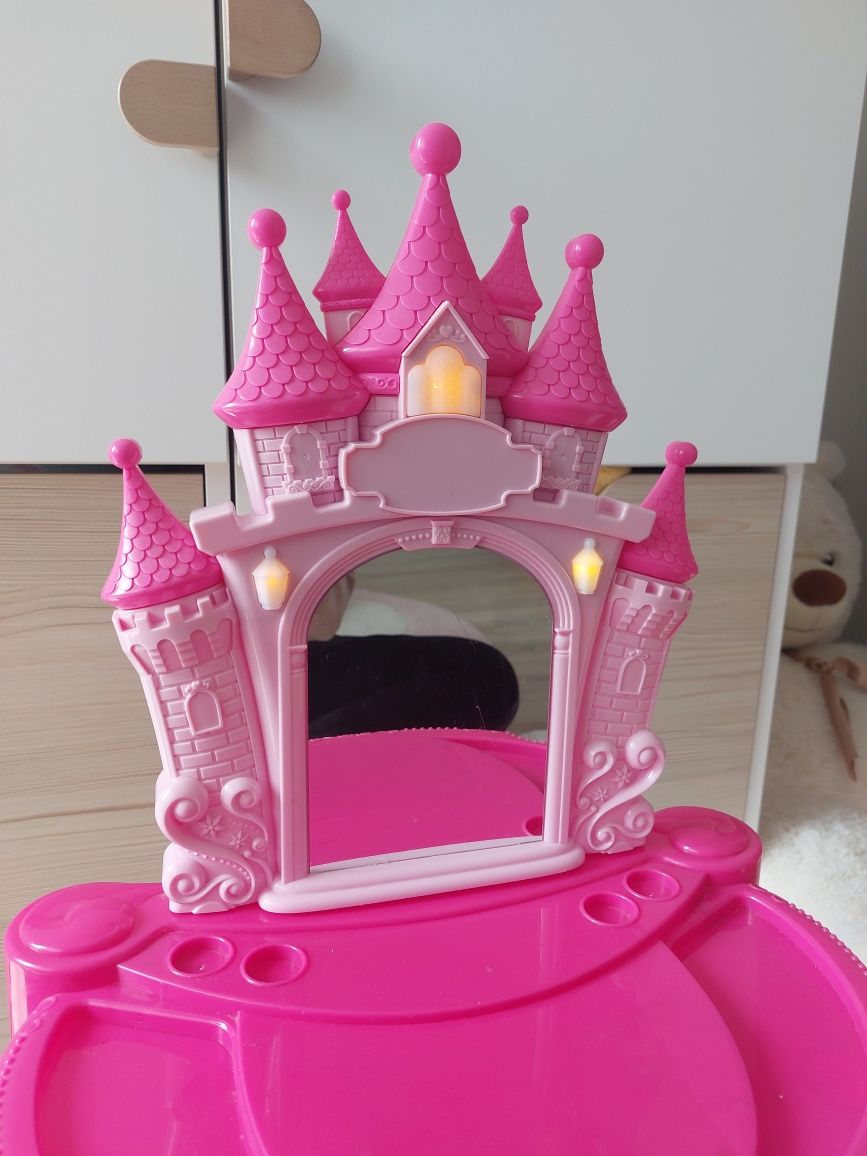 Toaletka dla małej księżniczki