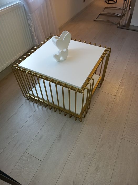 Stolik kawowy do salonu