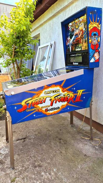 flipper ,pinball Star Trek the Next Generation i Street Fighter II