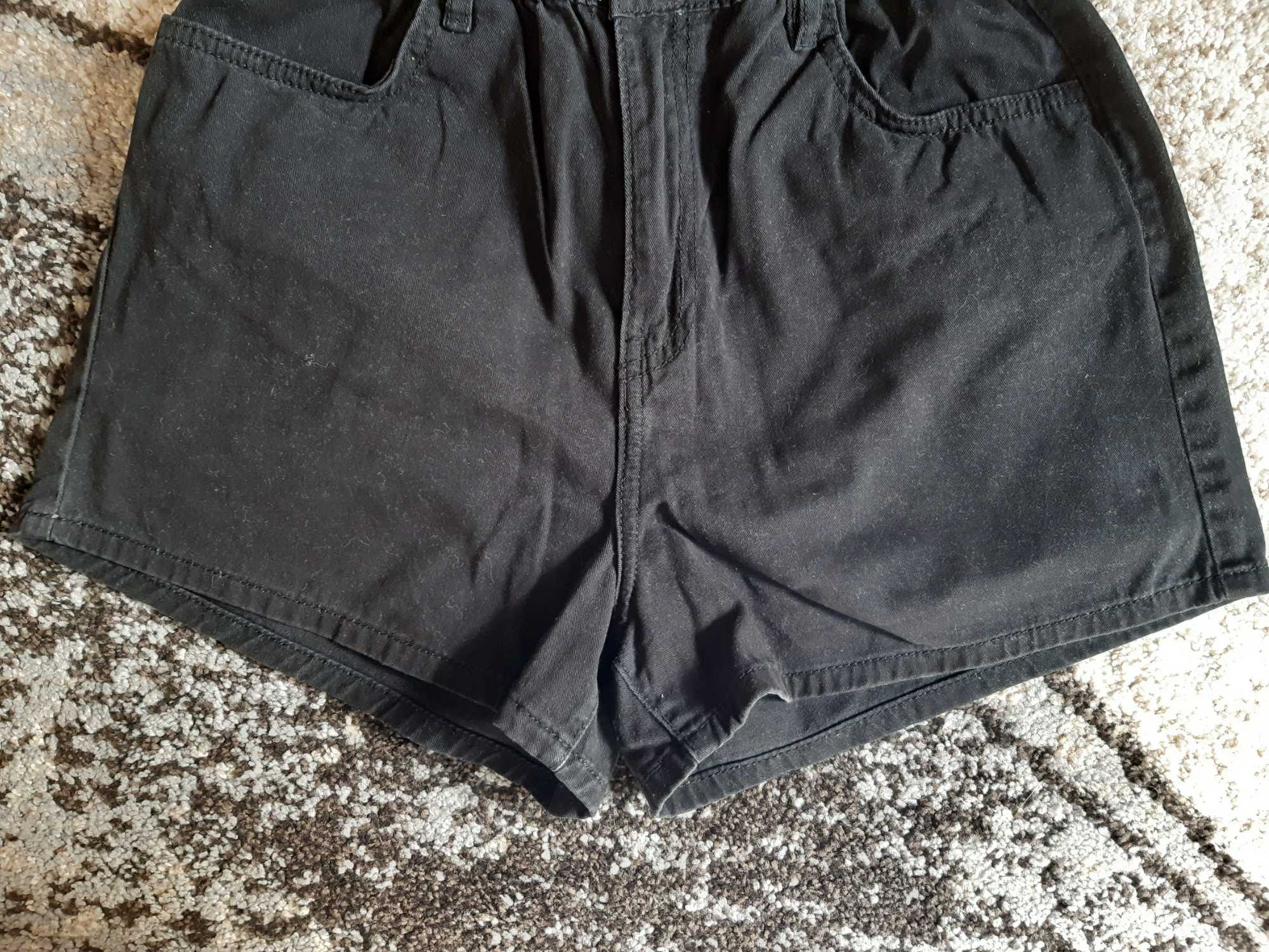 Szorty czarne jeansowe Sinsay
