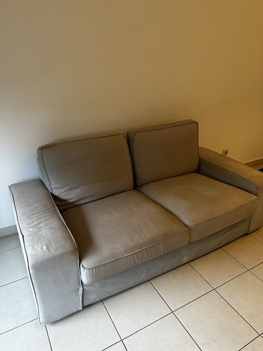 Sofa de dois lugares