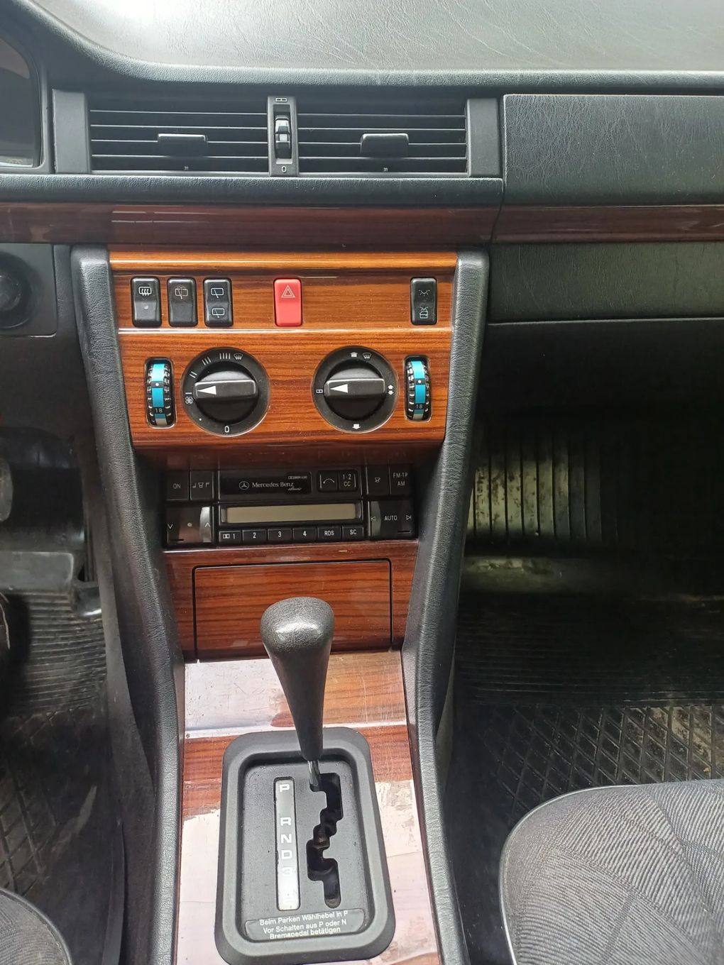 Mercedes-Benz W124 (1984-1993) Mercedes Klasa E, W124 250D automat.