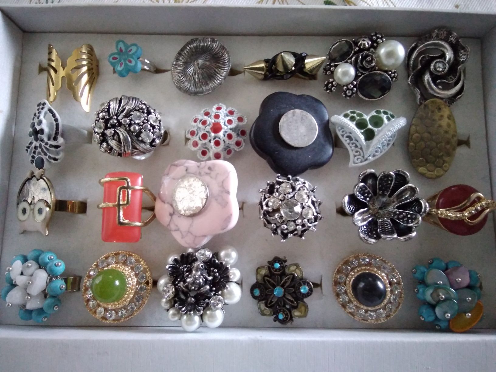 Bijuteria - brincos,anéis, pulseiras e fios - preços de revenda