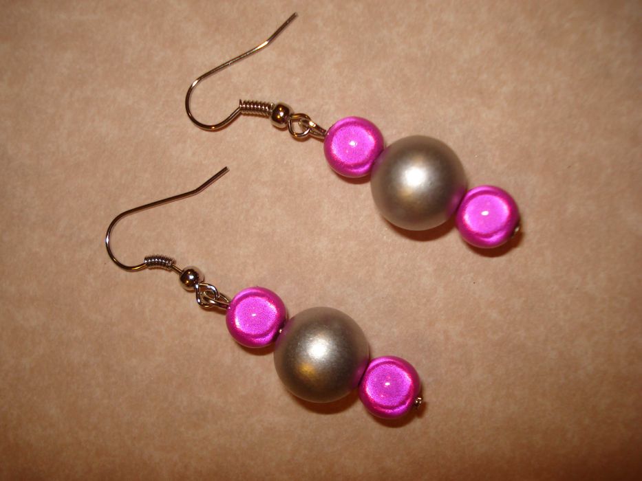 Brincos feitos à mão, contas "mágicas"/ Preço consoante modelo - Novos