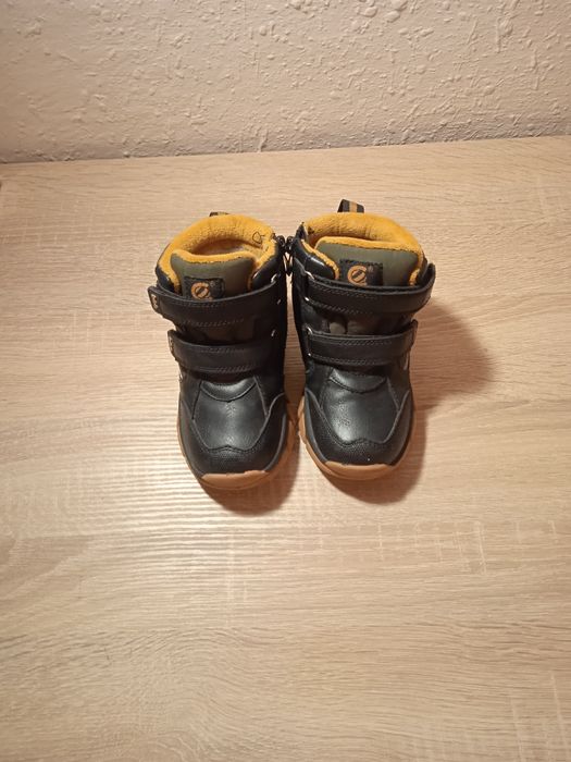 Зимове взуття для хлопчика.
