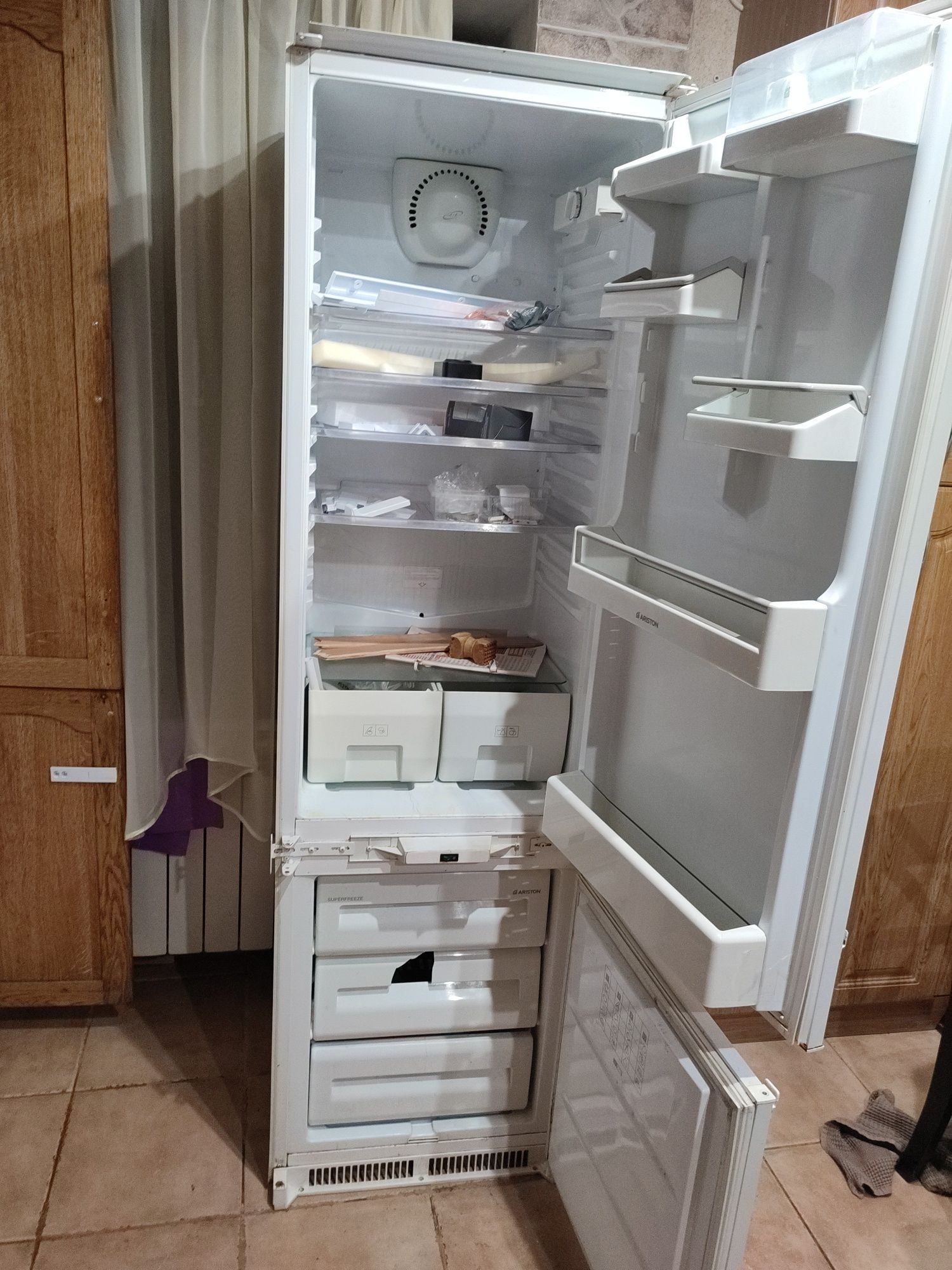 Холодильник вбудований Hotpoint-Ariston OK RF 3300 VL