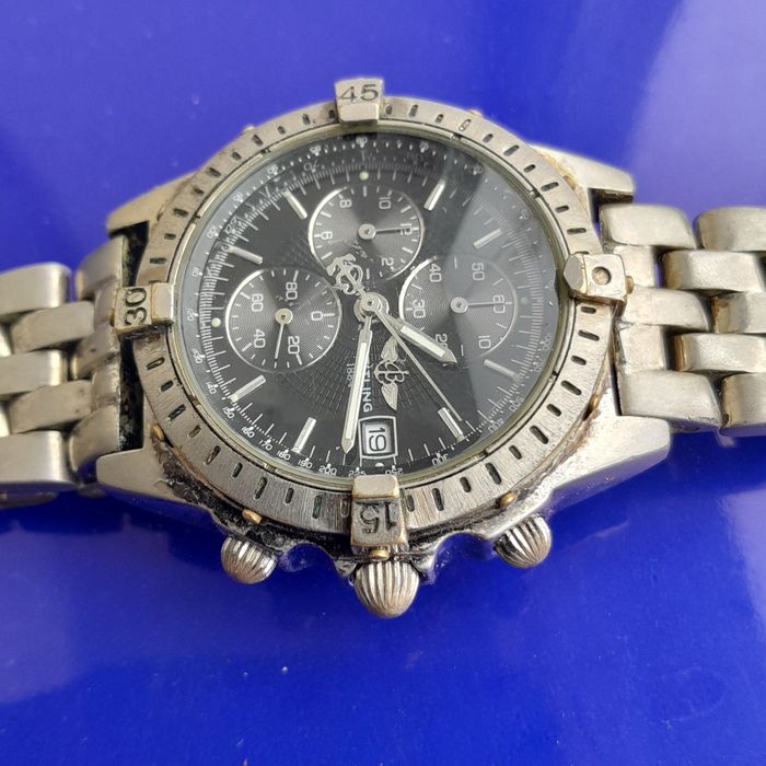 Stary  zegarek  na bransoleti.