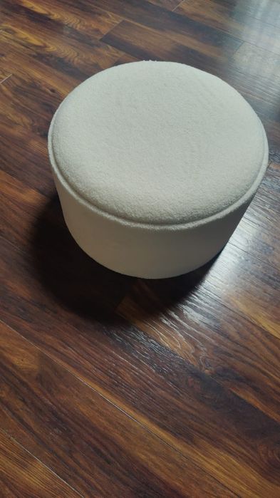 Pufa ze schowkiem, siedziskiem