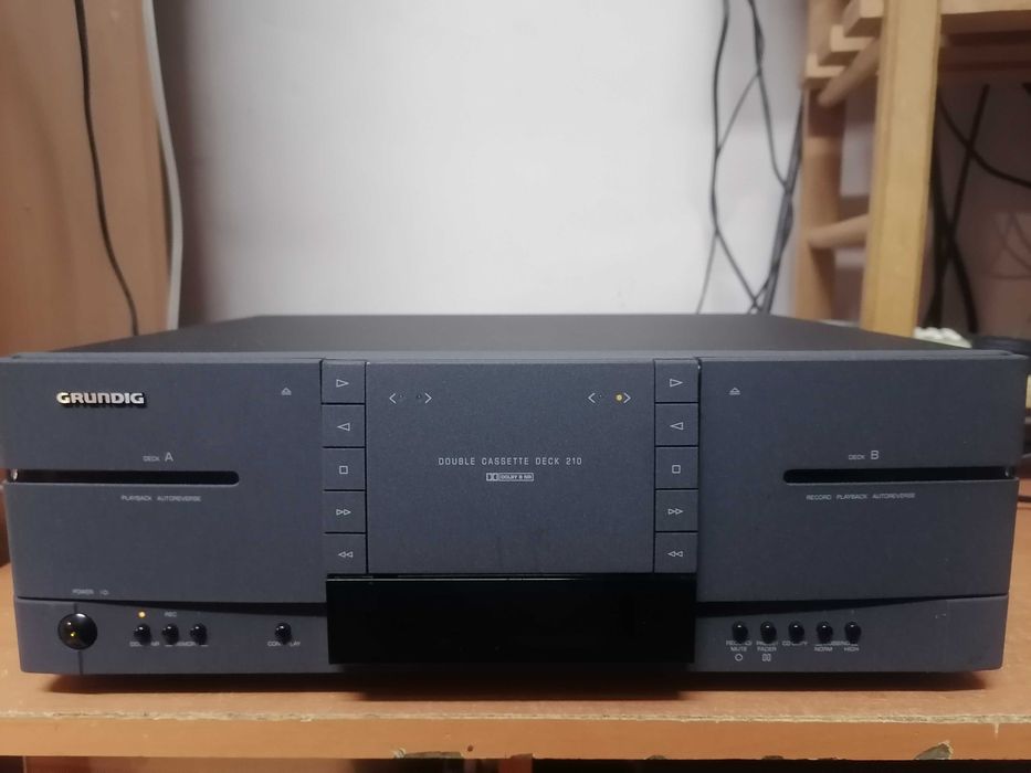 Magnetofon dwukasetowy Grundig CCF 210