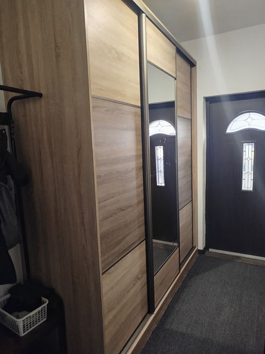 Szafa przesuwna 220 cm