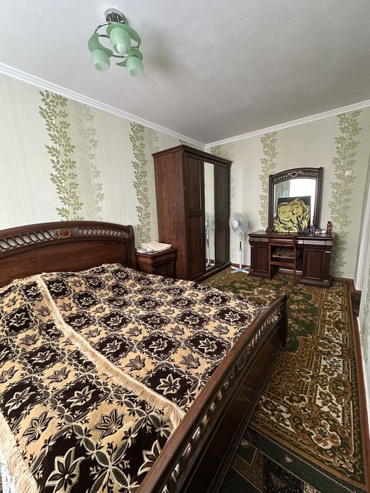 Квартира з індивід. опалення та меблями р-н 8 Ї школи