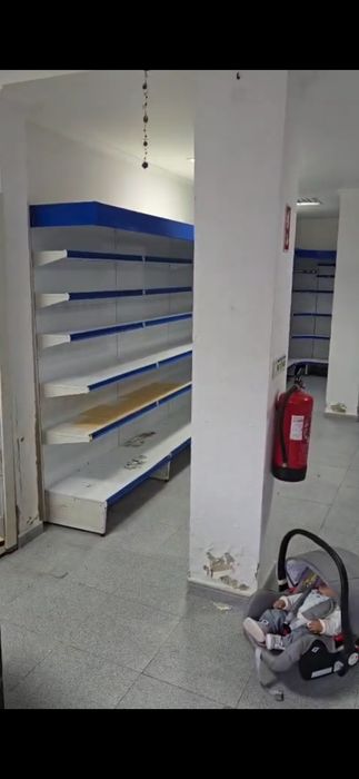 Arrendase loja baixa de banheira
