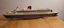 Model statku Queen Mary 2, sklejony
