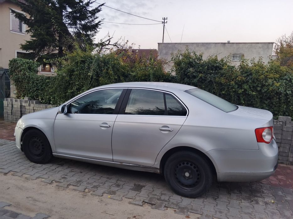 VW Jetta 2.0 – auto jeździ, do poprawek / naprawy

Sprzedam Volkswagen