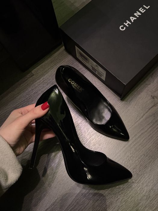 Лаковые женские туфли лодочки