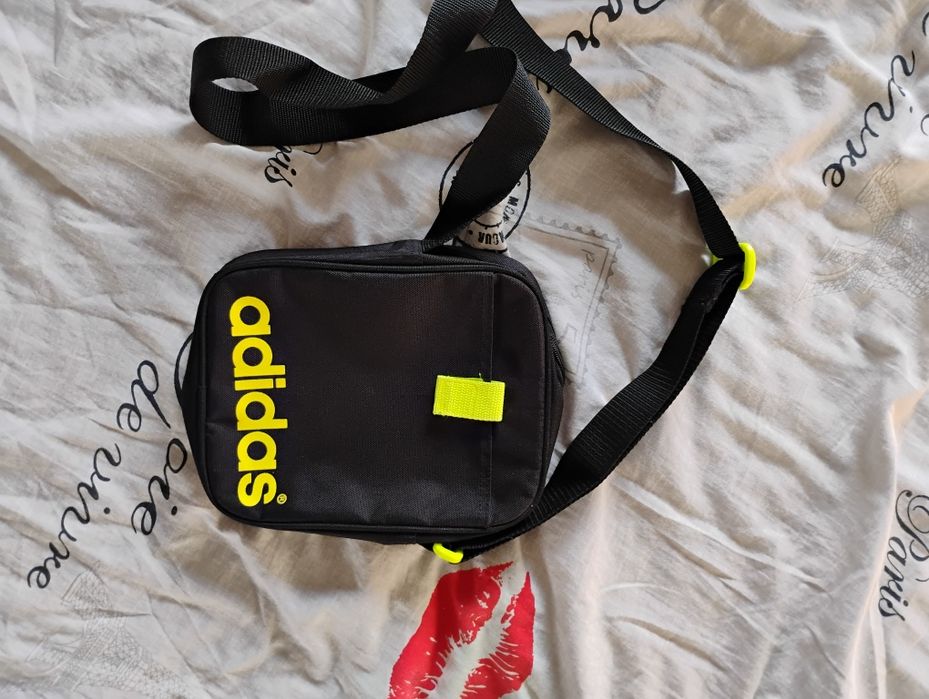 Torebka adidas listonoszka