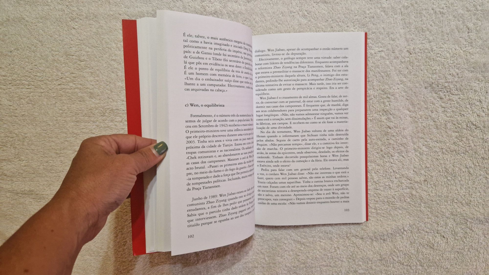 Livro "República Impopular da China" de Fábio Cavalera