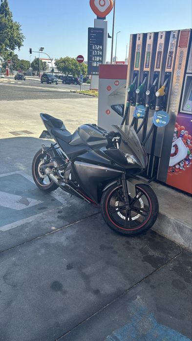 Yamaha yzf r125.