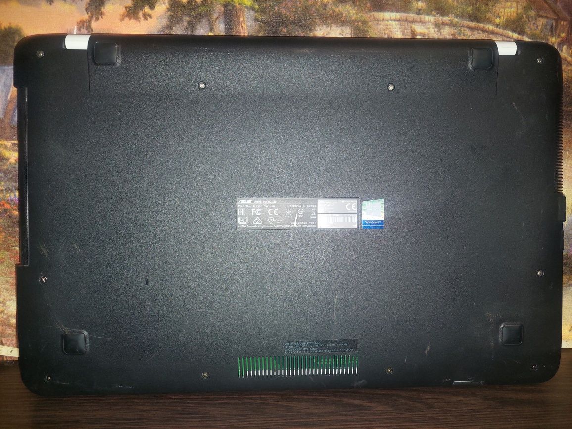 Asus R752N/17.3/ Pentium N4200/8 озу/120 ssd/батарея 2.5 год