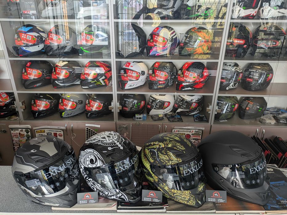 Продам якісний шолом інтеграл з окулярами EXKLUSIV Goliath Mythology