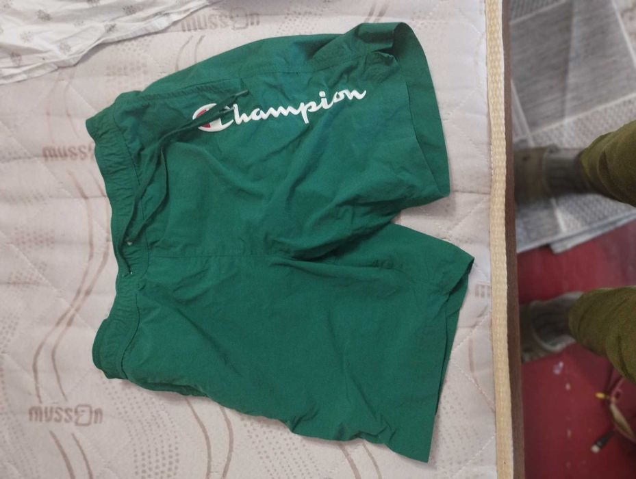 Шорты champion оригинал, вещи покупались новые в фирменном магазине