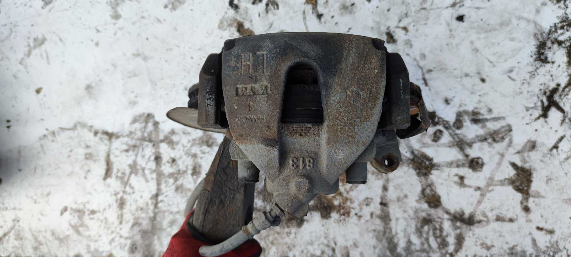 Mazda III 3 BK 1.6 CITD Zwrotnica Lewy Przód Lewa Przednia LP