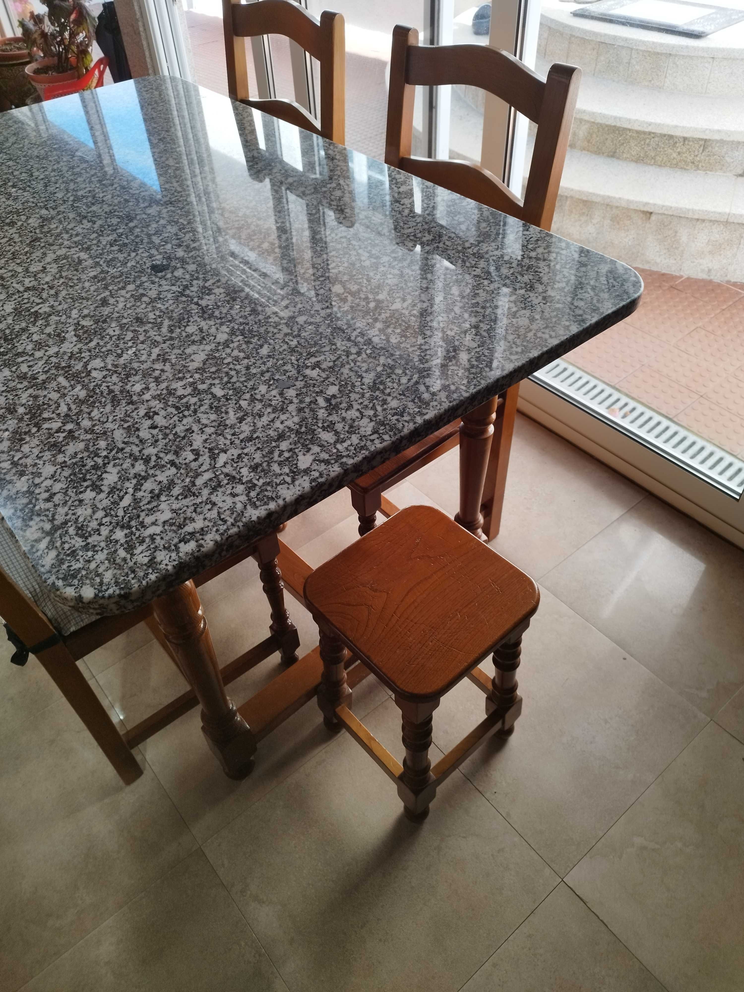 Mesa tampão de Granito