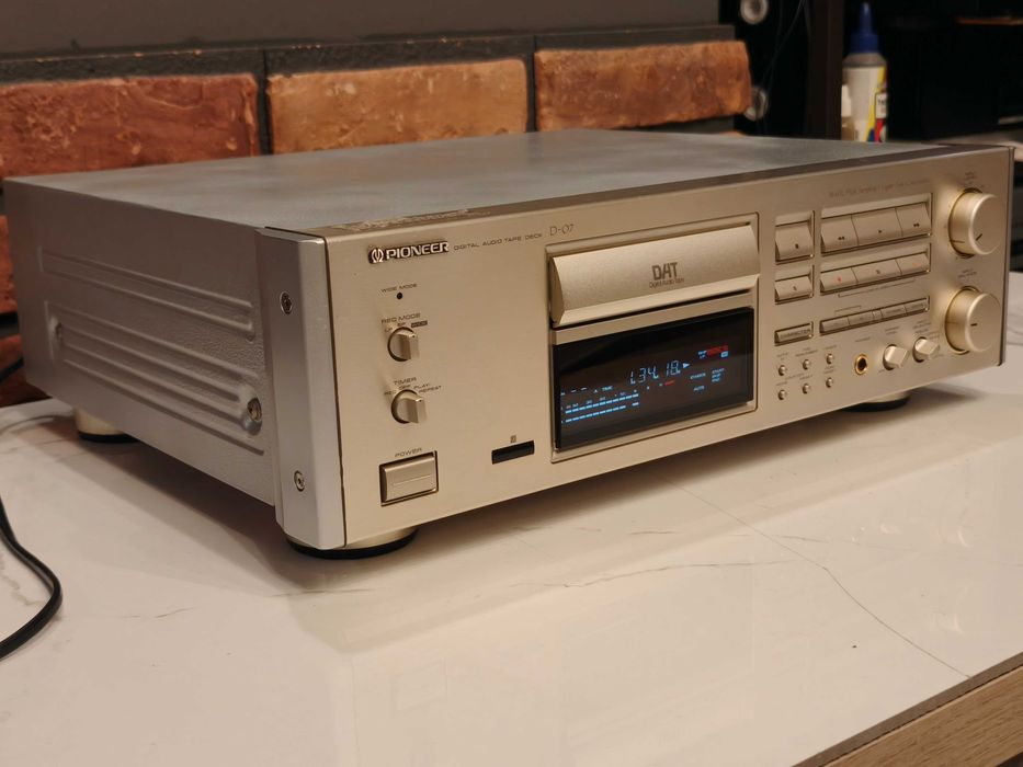 Flagowy magnetofon DAT PIONEER D-07 ! Hi-END