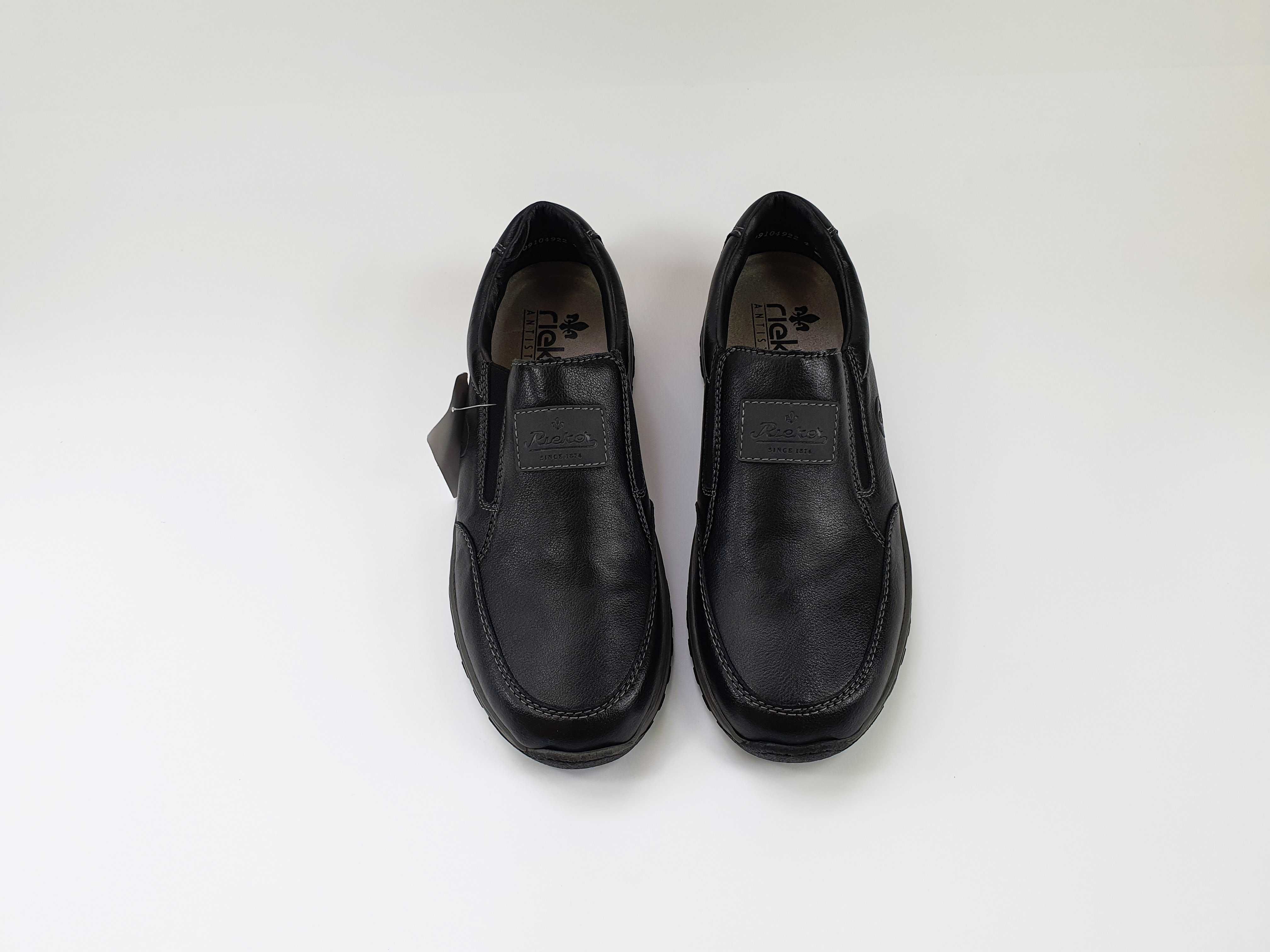 Rieker оригінальні чорні кросівки для міста 40 41