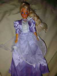Кукла Барби в гарному вбранні