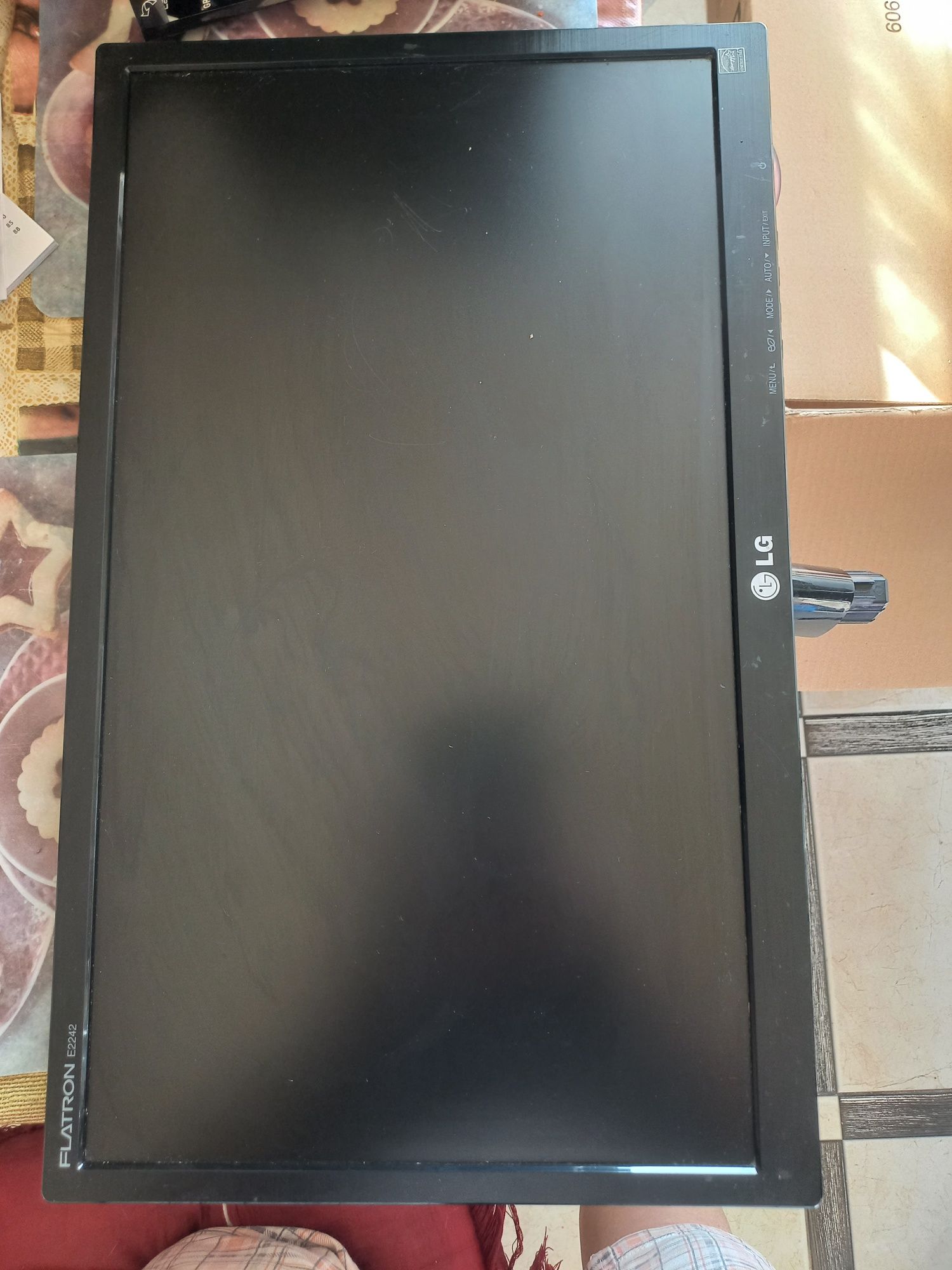 Монитор LG FLATRON E2242
