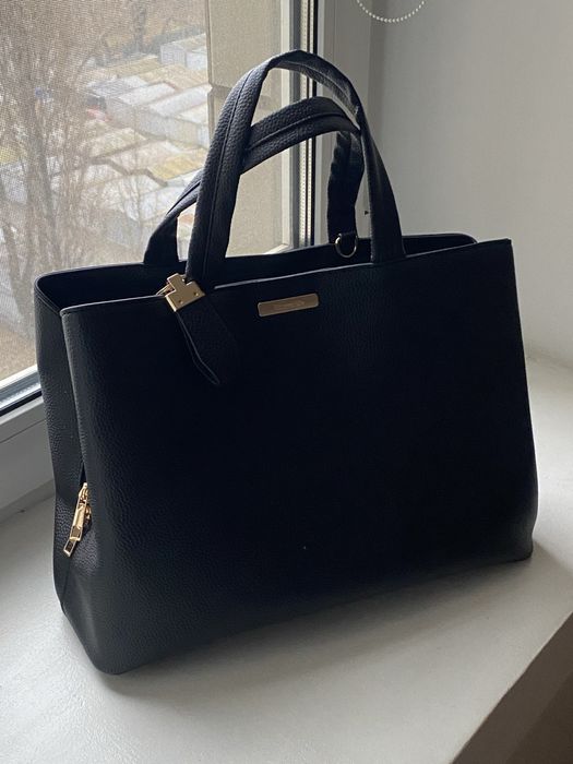 Велика чорна сумка