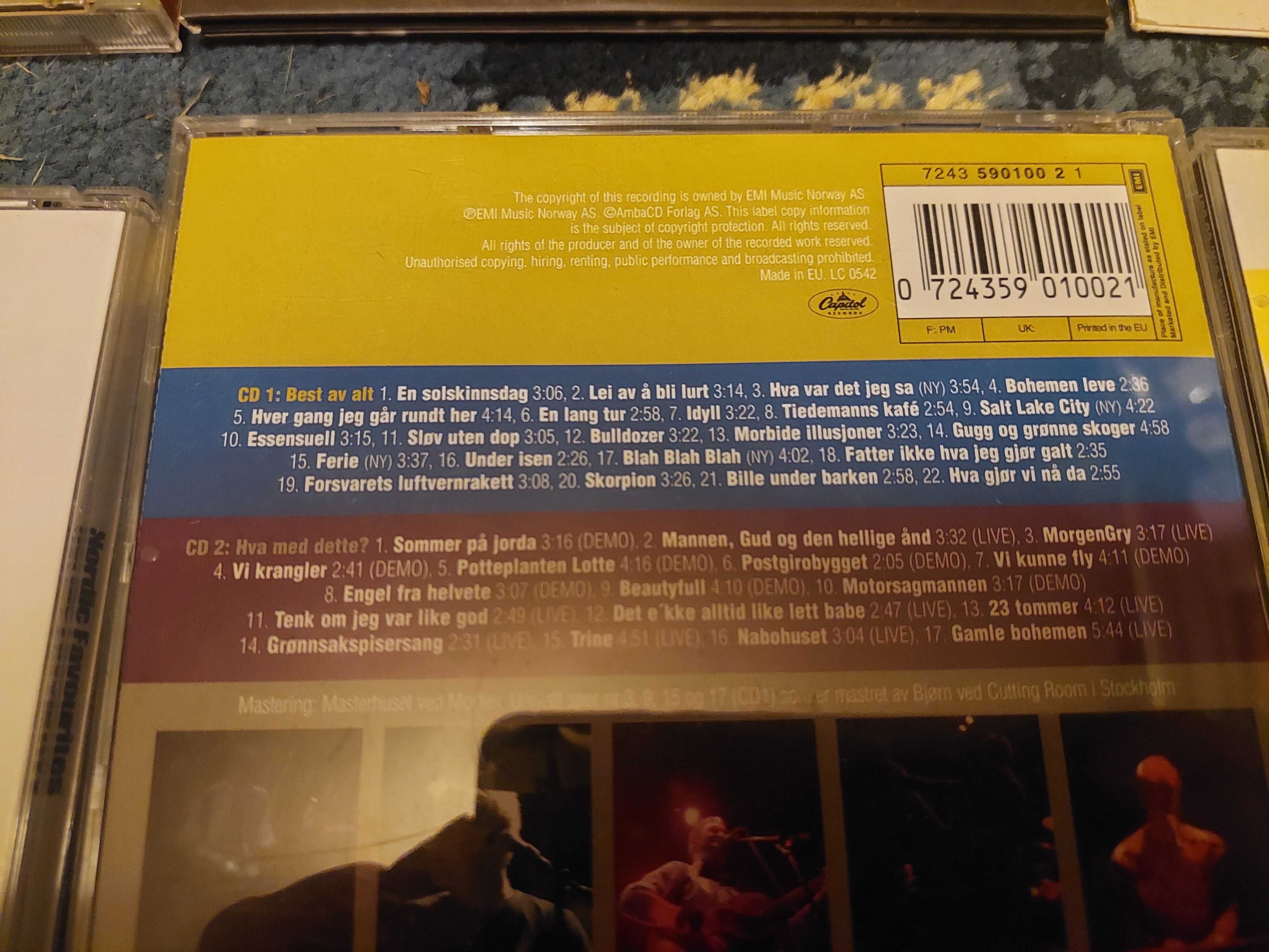 6 plyt CD w tym jedna podwójna