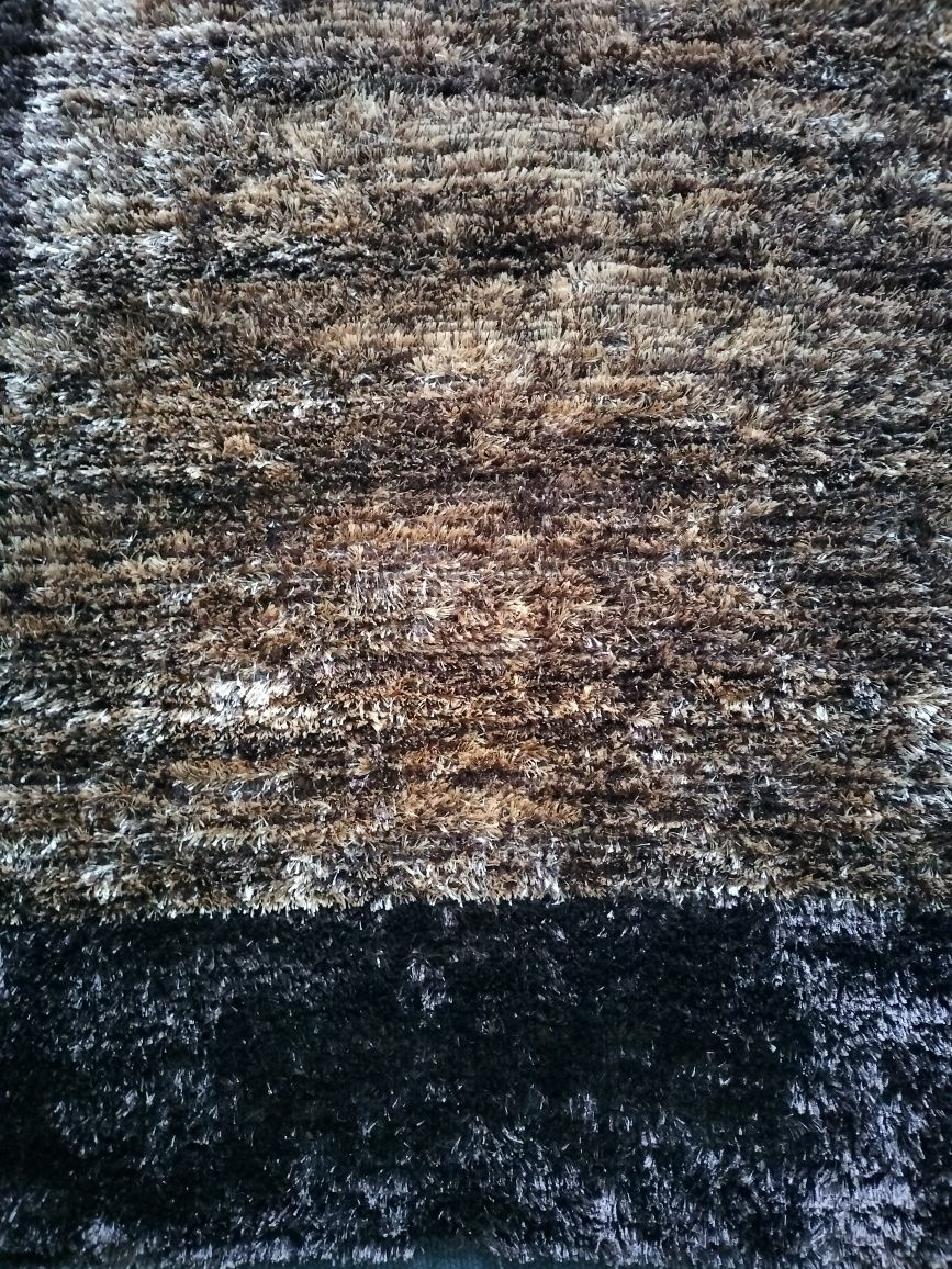 Carpete castanha  nova