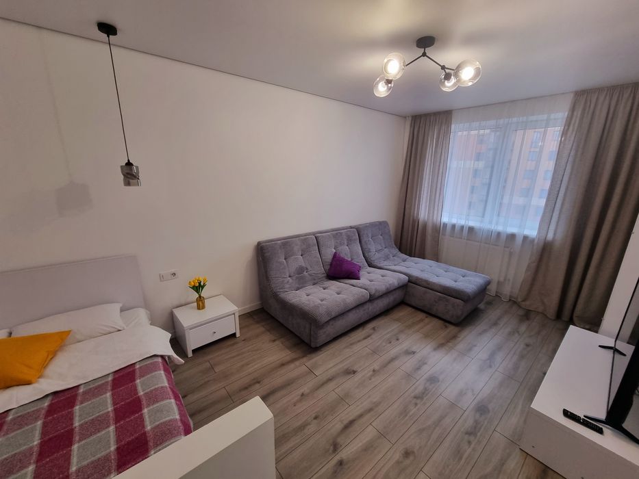 Люкс! Яровиця! Паркомісце!Центр!погодинно 650 та подобово